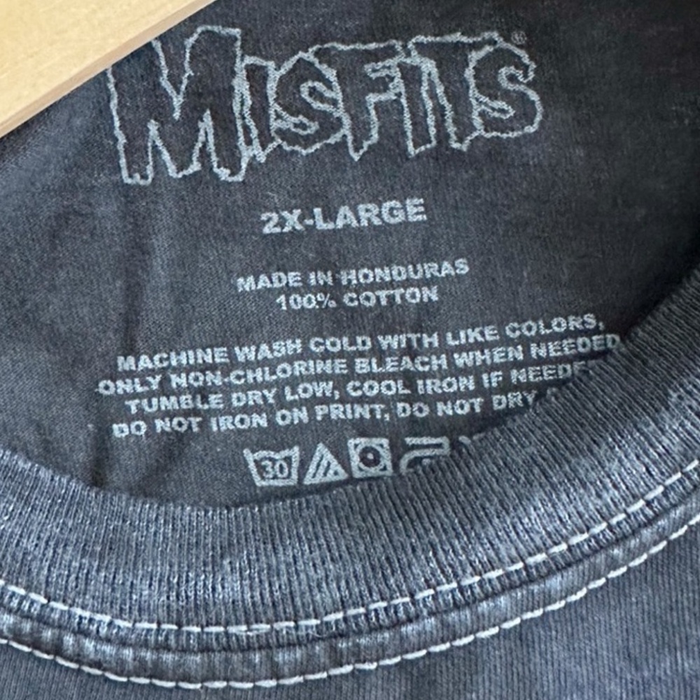 NWOT Misfits Graphic Band Tee - Picture 2 of 7